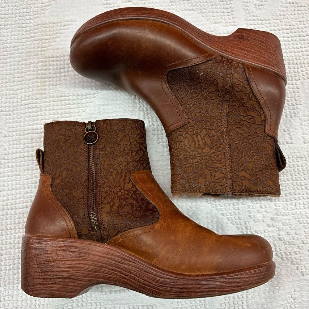 Alegria Scarlett Tawny Womens Leather Wedge Ankle Boots Women’s Size 7 - Picture 2 of 9
